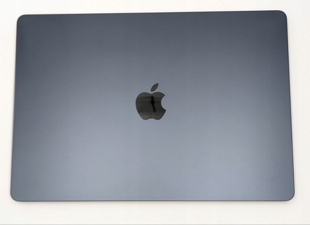 thumb Laptop Apple MacBook Air 15 M3 Apple M 8 GB / 256 GB czarny |OUTLET (Powystawowy)