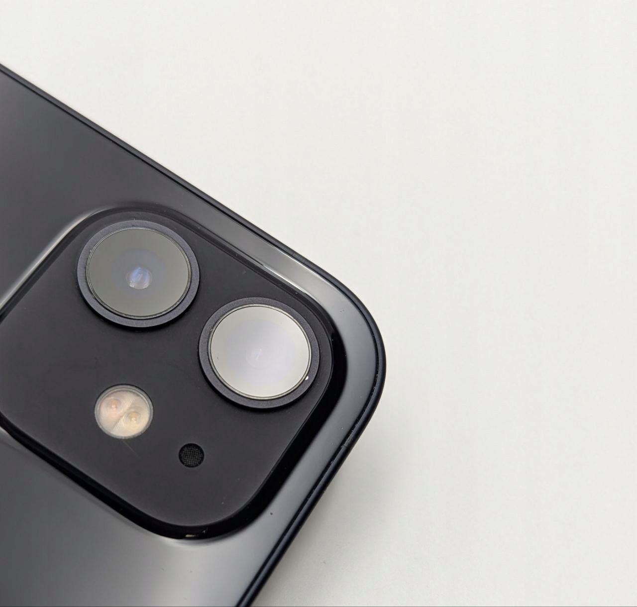 thumb Smartfon Apple iPhone 12 4 GB / 64 GB 5G czarny (Używany)