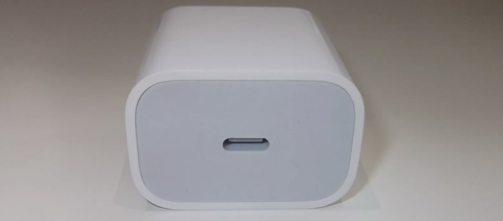 thumb Ładowarka Apple USB typ C 3000 mA 20V oraz wtyczka USA/CN - EU (Powystawowy)