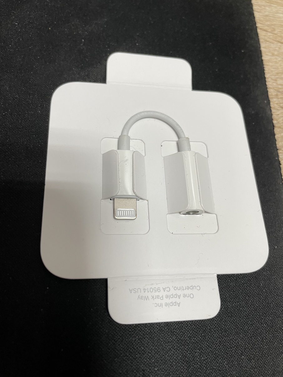thumb Oryginalny Apple Lightning to 3.5 mm Jack Adapter OUTLET (Powystawowy)