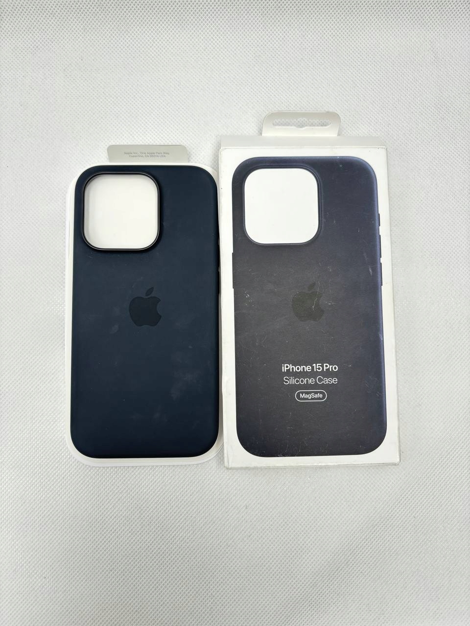thumb Plecki Apple do Apple iPhone 15 Pro Silicone Case MagSafe czarny (Używany)